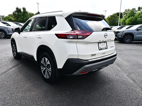 Certified 2023 Nissan Rogue SV w/ SV Premium B Package AWD/4WD image 8