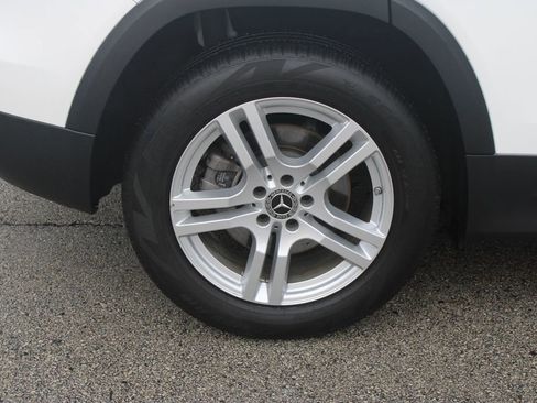 Used 2023 Mercedes-Benz GLB 250 4MATIC w/ Premium Package image 31