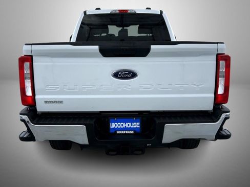 Used 2025 Ford F250 4x4 Crew Cab Super Duty image 6