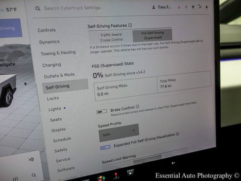 Used 2024 Tesla Cybertruck AWD Crew Cab image 30