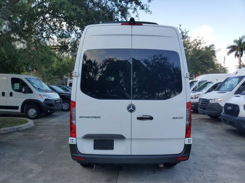 Used 2024 Mercedes-Benz Sprinter 2500 image 5