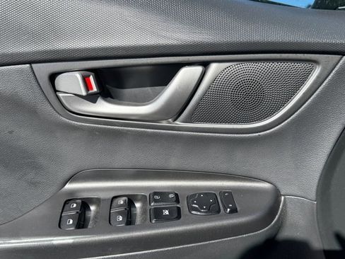 Used 2021 Hyundai Kona Limited w/ Cargo Package image 19