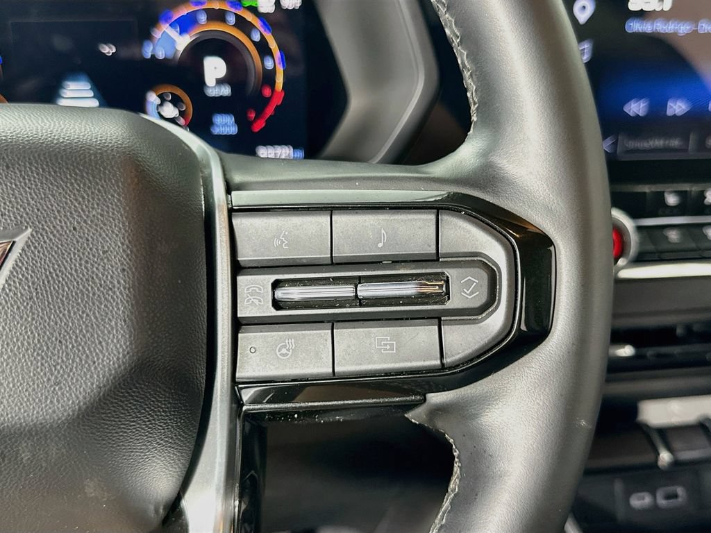Used 2025 Chevrolet Colorado Trail Boss AWD/4WD image 24