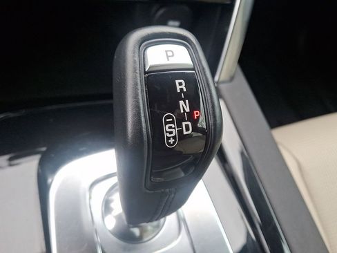 Used 2020 Land Rover Discovery Sport S image 16