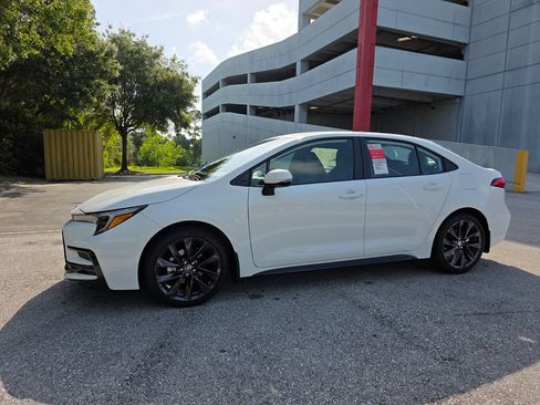 New 2026 Toyota Corolla SE FWD image 3