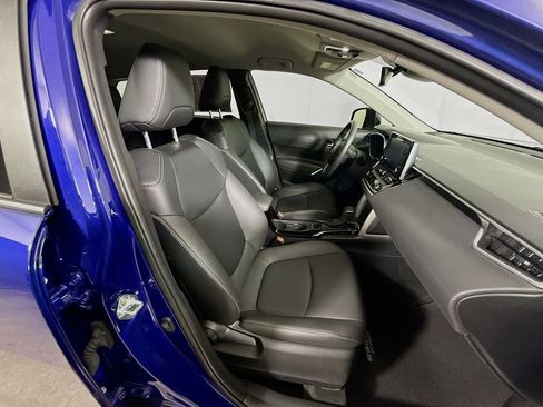 Certified 2022 Toyota Corolla Cross XLE image 26