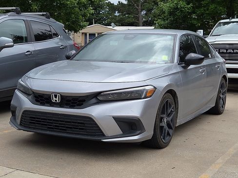 Used 2024 Honda Civic Sport image 2