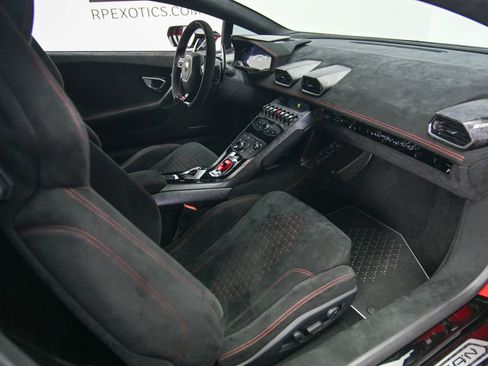 Used 2018 Lamborghini Huracan Performante AWD/4WD image 22