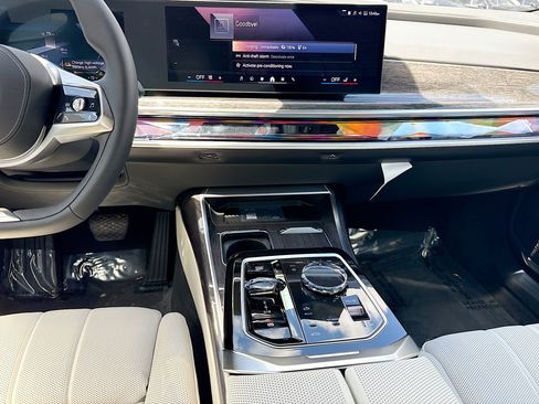 New 2026 BMW i7 eDrive50 w/ Premium Package image 19