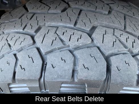 Used 2018 Toyota Tacoma SR image 11