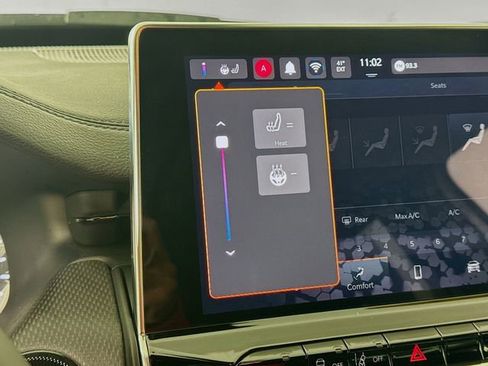 Used 2025 Jeep Compass Latitude w/ Altitude Special Edition image 19