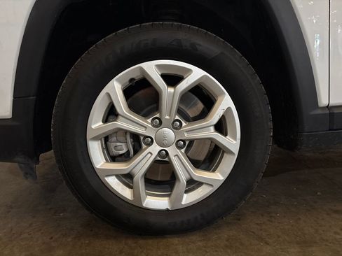 Used 2024 Jeep Compass Latitude w/ Convenience Group image 25