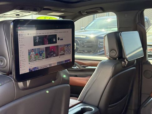 Used 2023 GMC Yukon Denali Ultimate AWD/4WD image 42