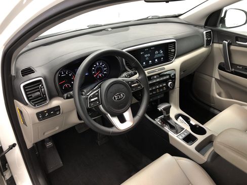 Used 2021 Kia Sportage EX image 9