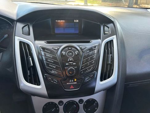 Used 2013 Ford Focus SE FWD image 24