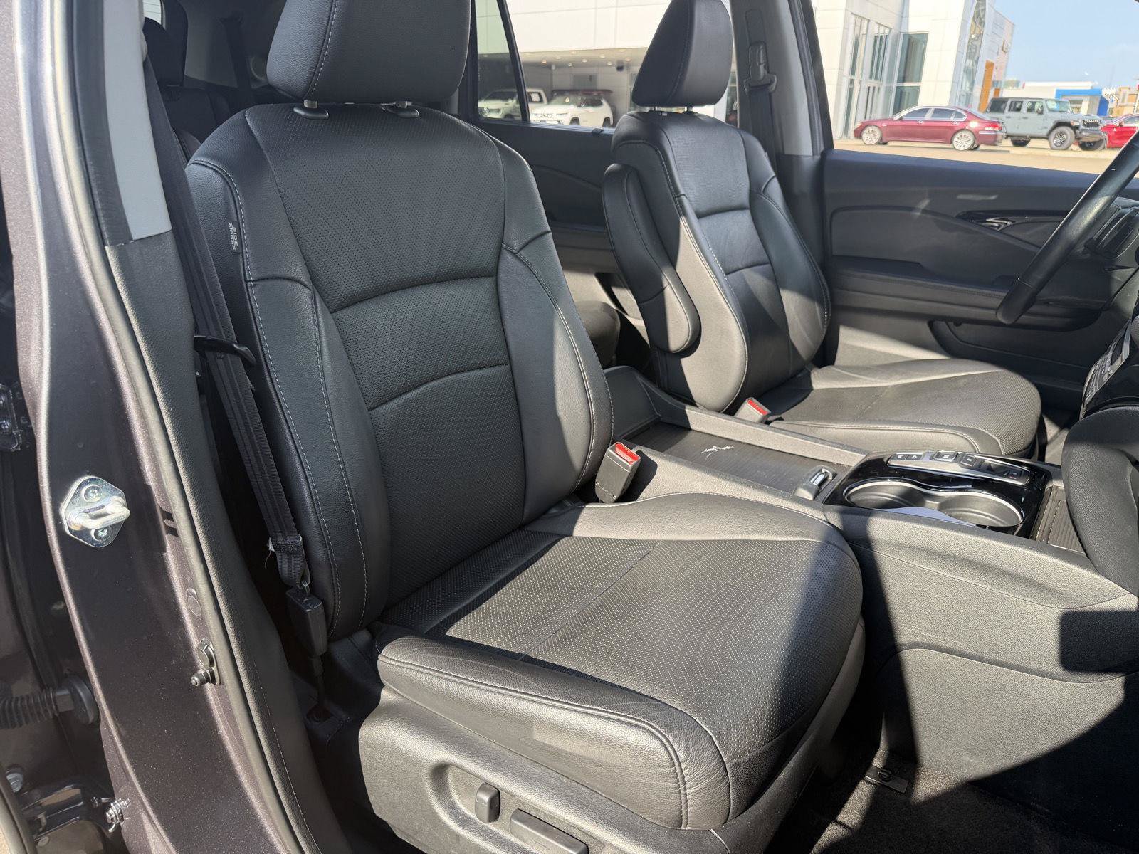 Used 2022 Honda Pilot Elite image 21