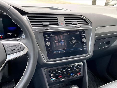 Used 2022 Volkswagen Tiguan SE image 7