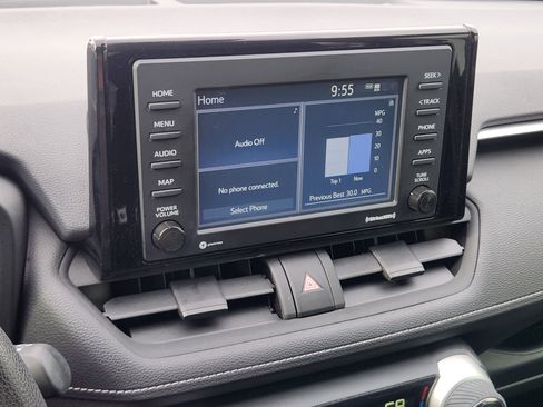 Used 2020 Toyota RAV4 XLE w/ Convenience Package image 19