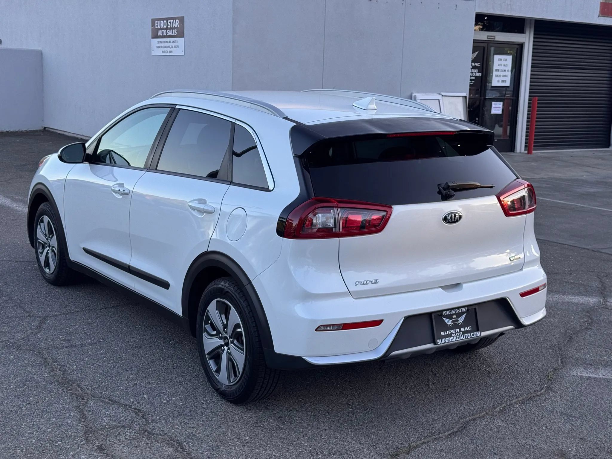 Used 2018 Kia Niro LX FWD image 4
