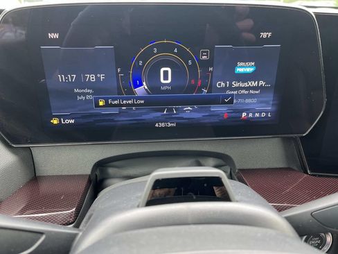 Used 2024 Chevrolet Traverse RS FWD image 36