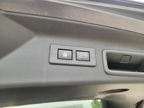 Used 2025 Subaru Forester Premium AWD/4WD image 20