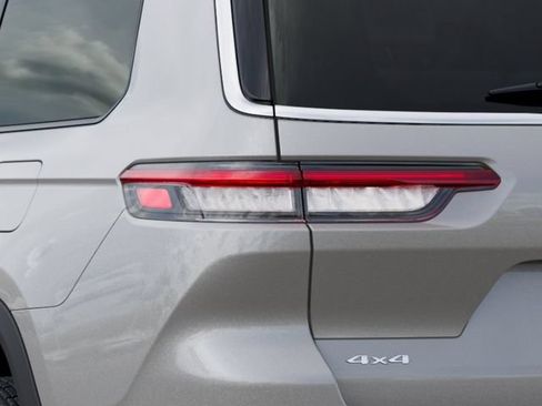 New 2026 Jeep Grand Cherokee L 4WD image 9