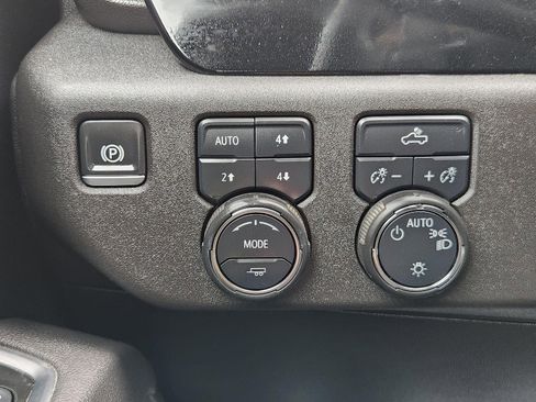 Used 2025 Chevrolet Silverado 1500 LT image 16