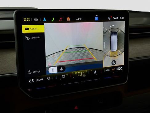 New 2025 Volkswagen ID. Buzz 1st Edition image 17