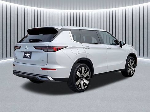 New 2026 Mitsubishi Outlander SE FWD image 4