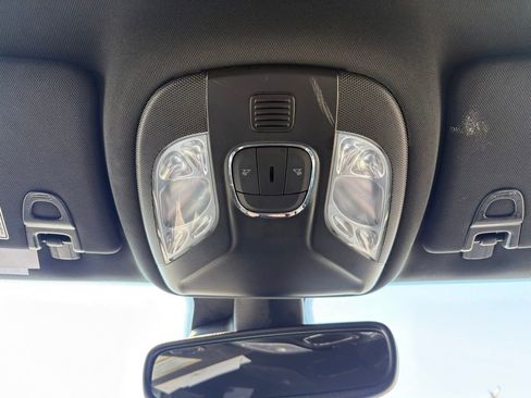 Certified 2024 Jeep Compass Latitude image 15