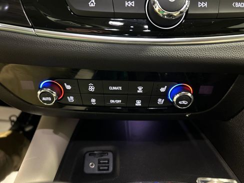 Used 2020 Buick Enclave Premium w/ Surround and Sites Package image 17