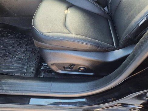 Used 2025 Jeep Compass Limited w/ Sun & Sound Group image 11