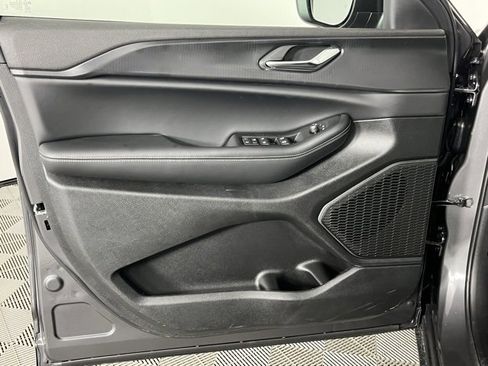 New 2025 Jeep Grand Cherokee Laredo X w/ Luxury Tech Group I image 22