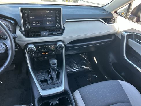 Used 2019 Toyota RAV4 XLE w/ Convenience Package image 15