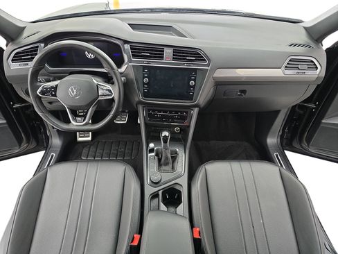 Certified 2024 Volkswagen Tiguan SE R-Line image 9
