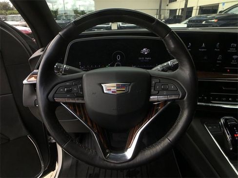 Certified 2022 Cadillac Escalade Premium Luxury image 22