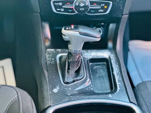 Used 2016 Dodge Charger SXT image 10