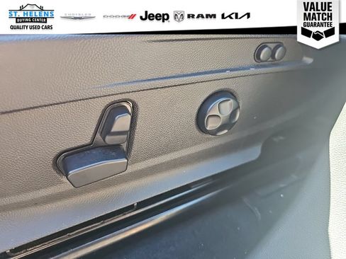 Used 2024 Alfa Romeo Stelvio Veloce AWD/4WD image 17
