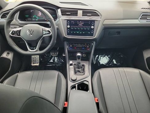 Used 2024 Volkswagen Tiguan SE R-Line AWD/4WD image 2