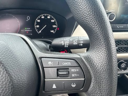 Used 2025 Honda HR-V LX image 14