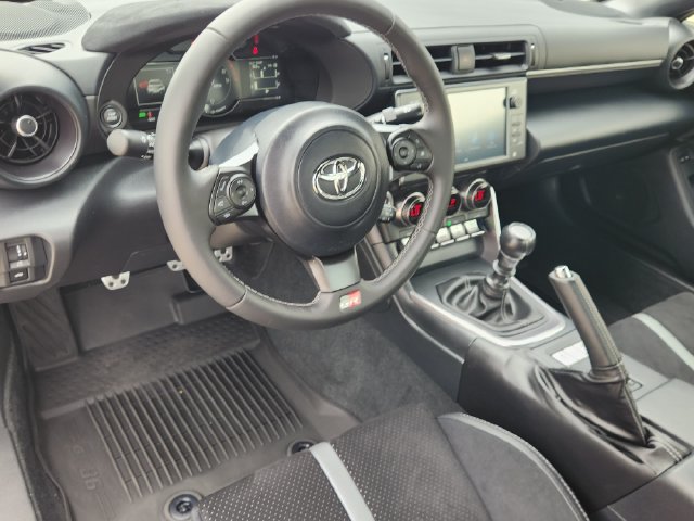 Used 2024 Toyota GR86 Premium w/ Performance Package RWD image 19