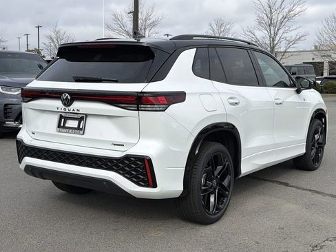 New 2026 Volkswagen Tiguan SE R-Line image 5