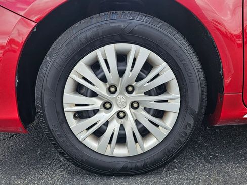 Used 2014 Toyota Camry LE FWD image 4