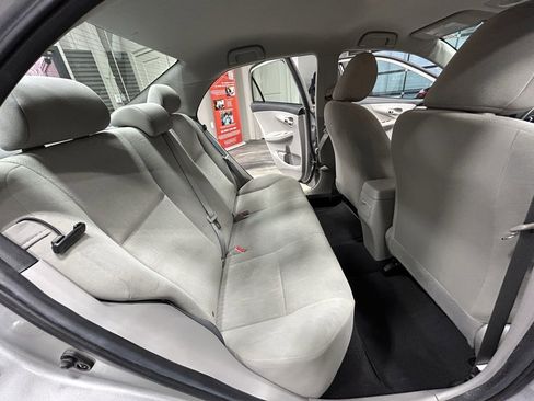 Used 2013 Toyota Corolla L image 36