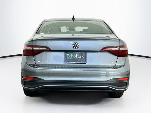 Used 2024 Volkswagen Jetta SE w/ Panoramic Sunroof Package FWD image 7