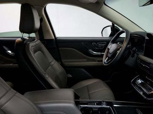 Used 2023 Lincoln Corsair Standard w/ Equipment Group 101A image 24