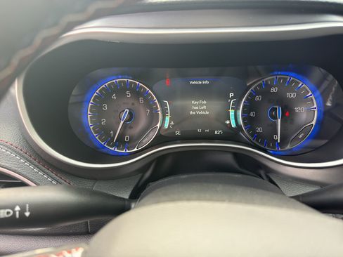 New 2027 Chrysler Pacifica Select FWD image 12