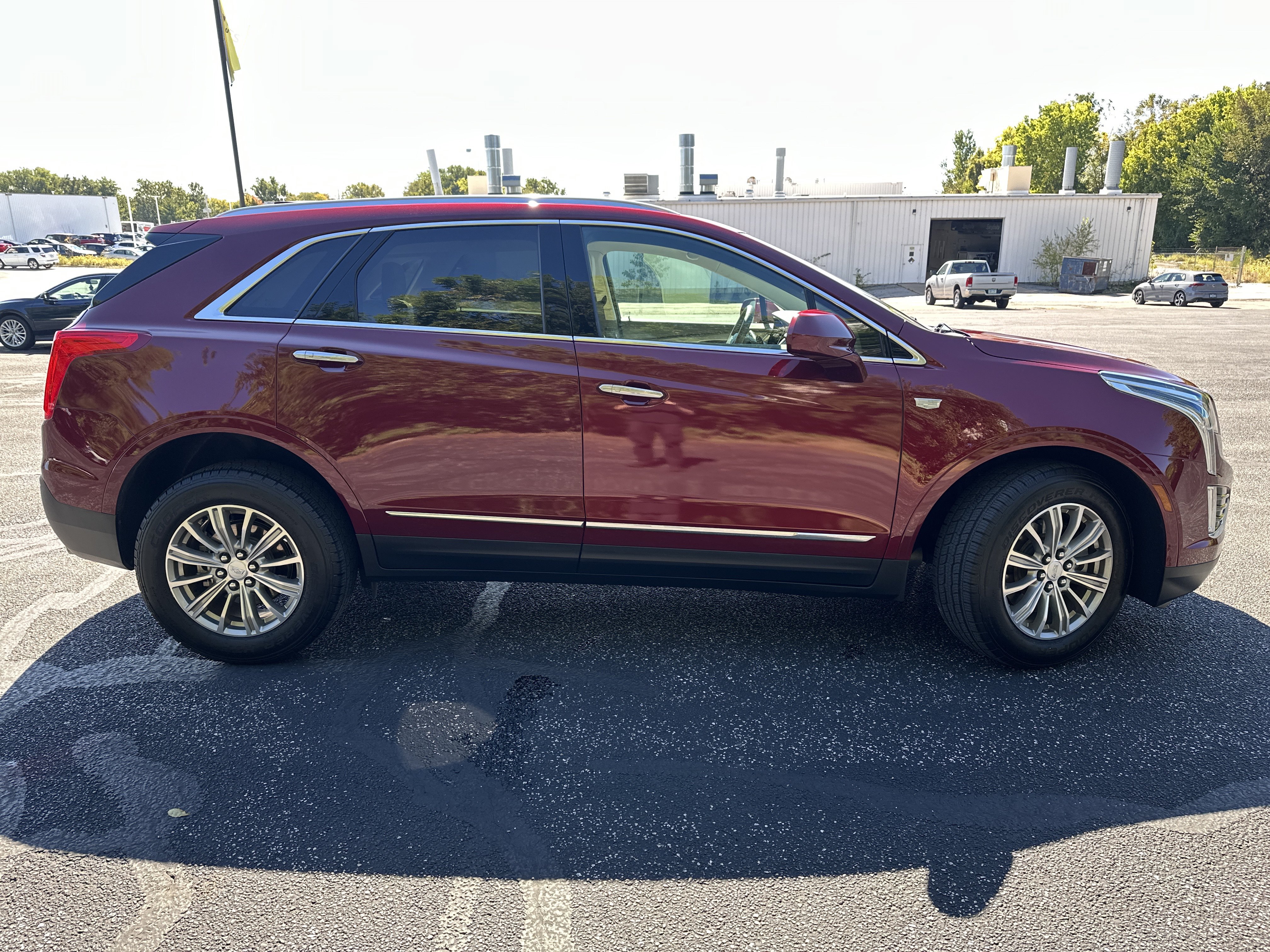 Used 2017 Cadillac XT5 Luxury w/ Driver Awareness Package AWD/4WD image 8