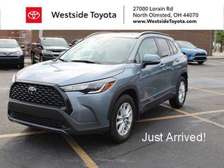 Used 2023 Toyota Corolla Cross LE w/ Moonroof Package AWD/4WD video 1