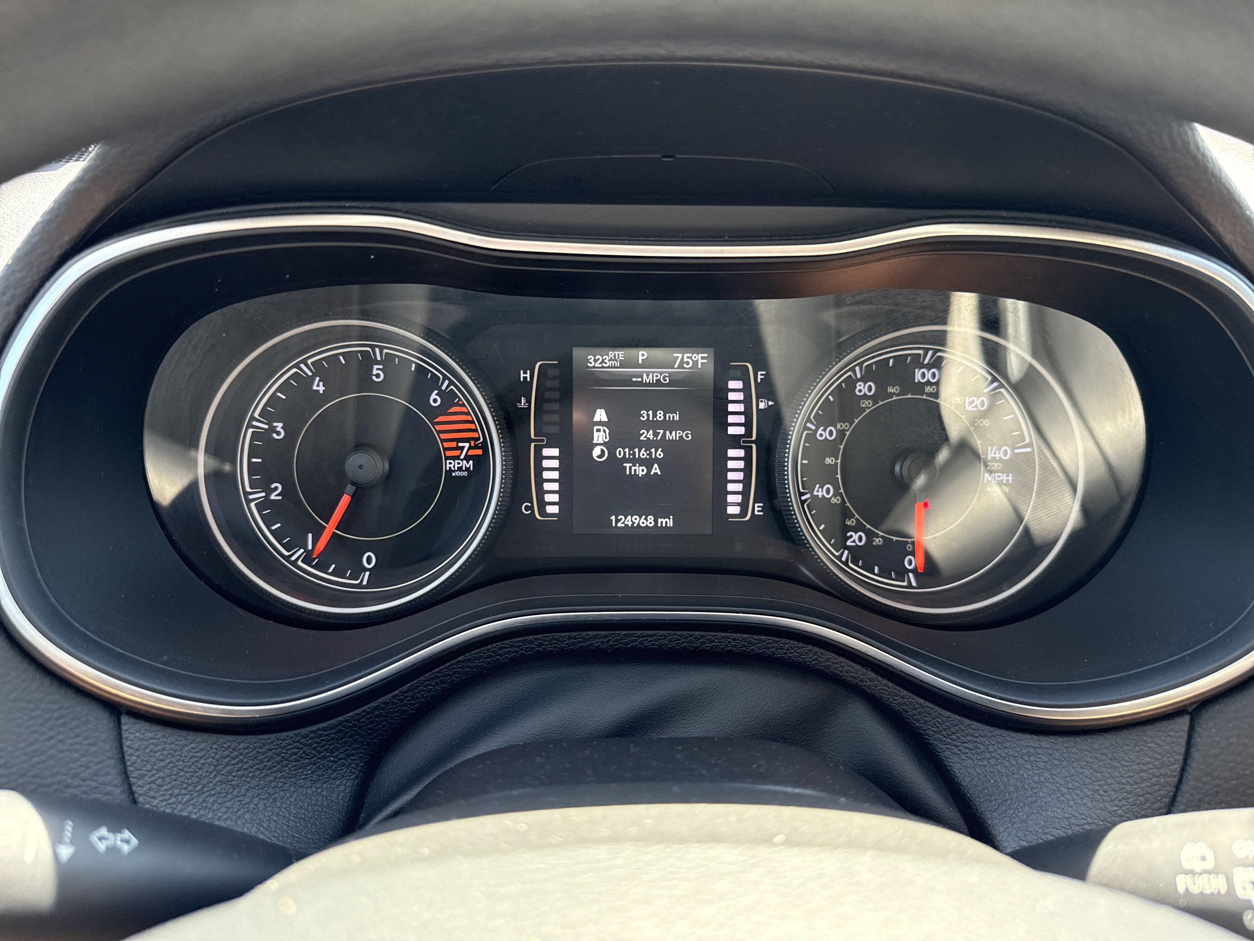 Used 2019 Jeep Cherokee Latitude w/ Popular Appearance Group AWD/4WD image 21